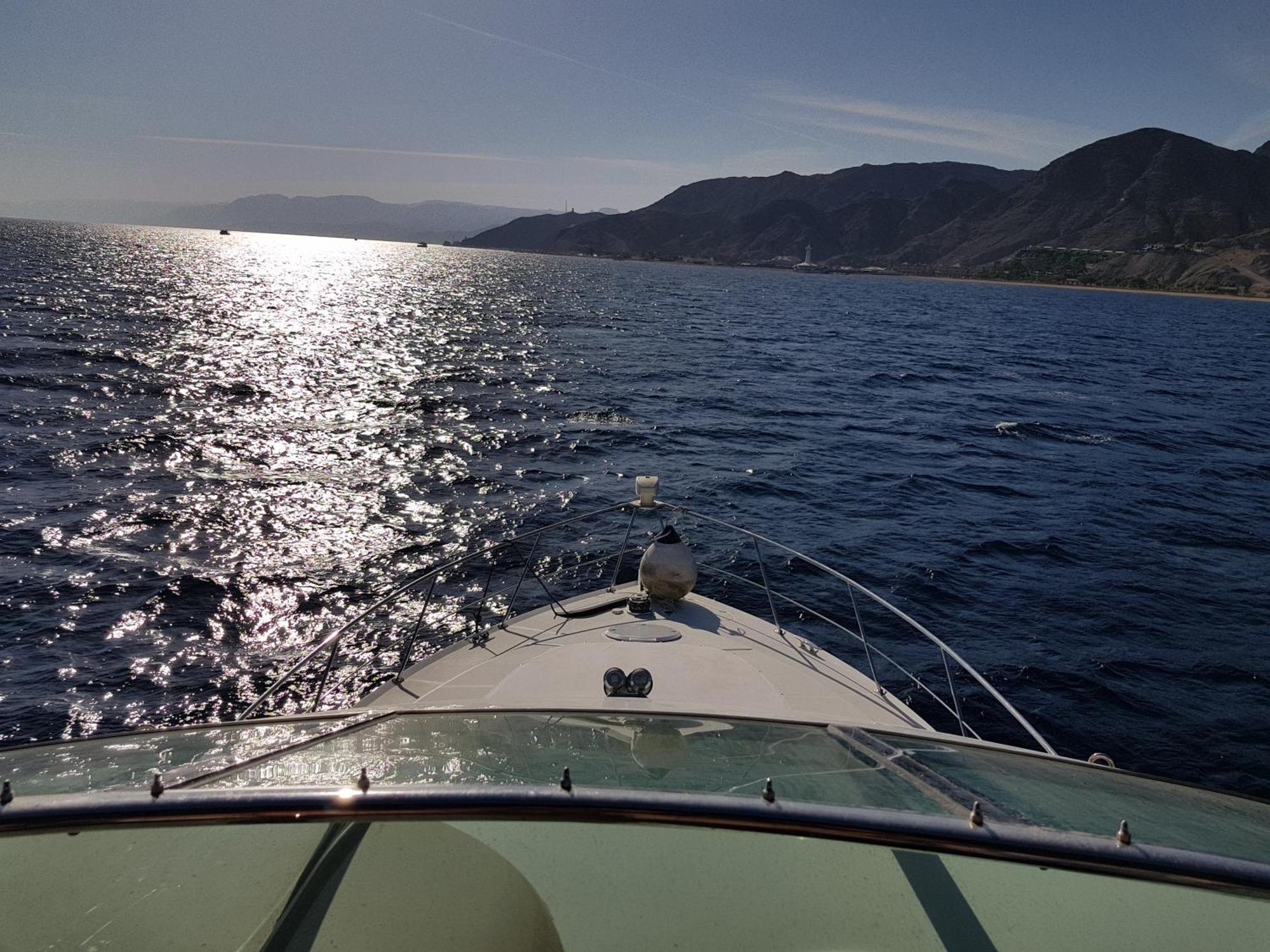 Botel Luxury Exclusive Fully Air Conditioned 3bdr Yacht *